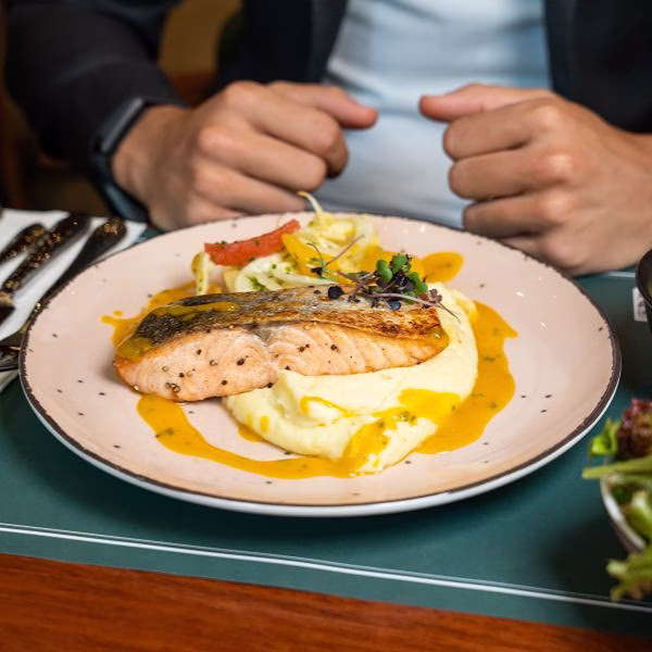 Crown & Lion English Pub in Dubai